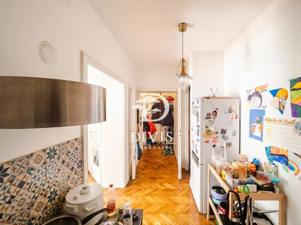 Prodaja, trosoban stan, 72m², Obilićev Venac, Beograd