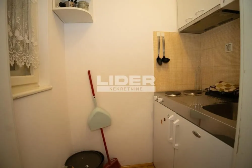 Rent, three bedroom apartment, 60m², Stari Grad, Beograd