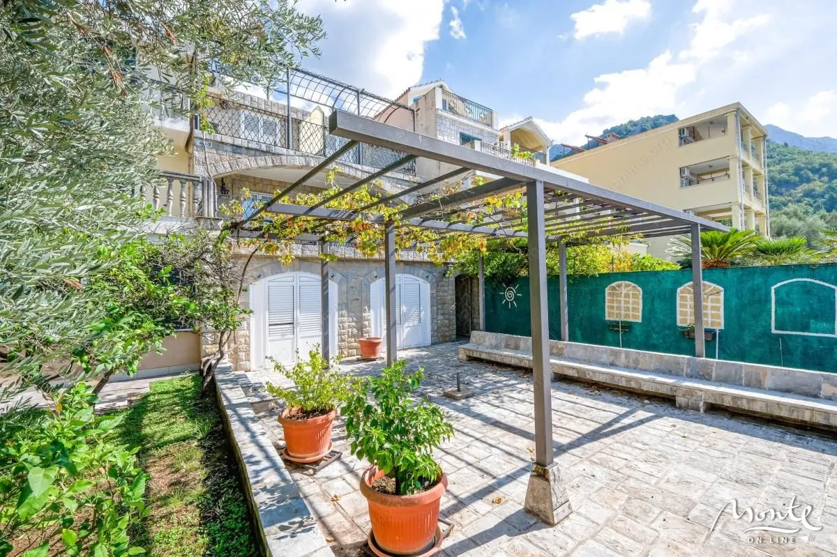 Sale, house, 375m², Sveti Stefan, Budva