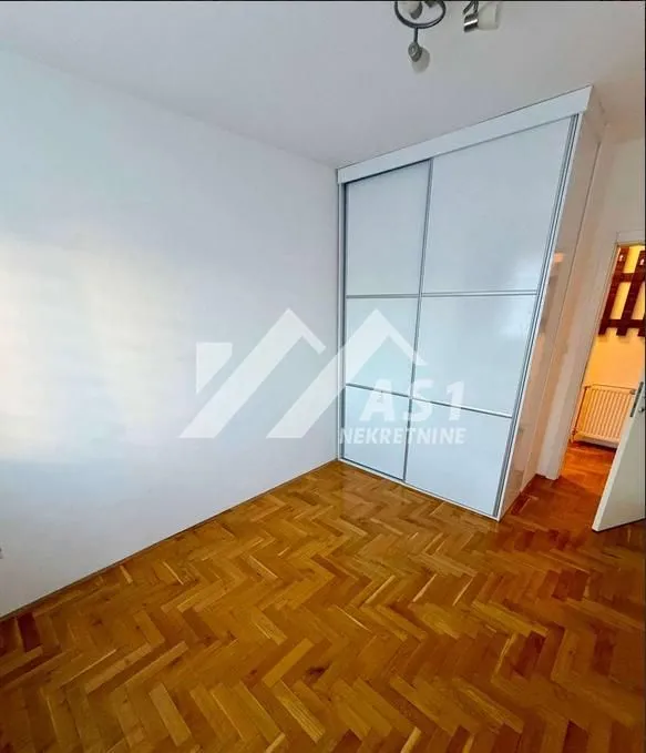 Izdavanje, trosoban stan, 64m², Sajam, Novi Sad Sve Podlokacije