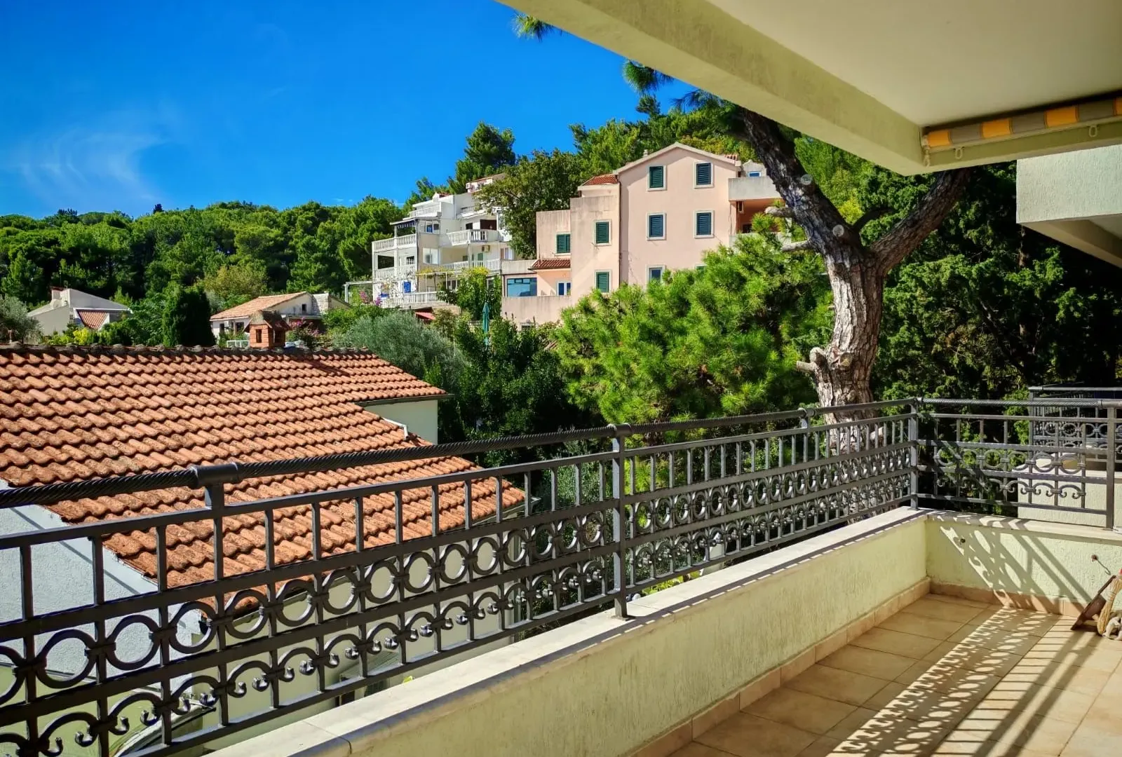 Sale, two bedroom apartment, 84m², Petrovac, Budva