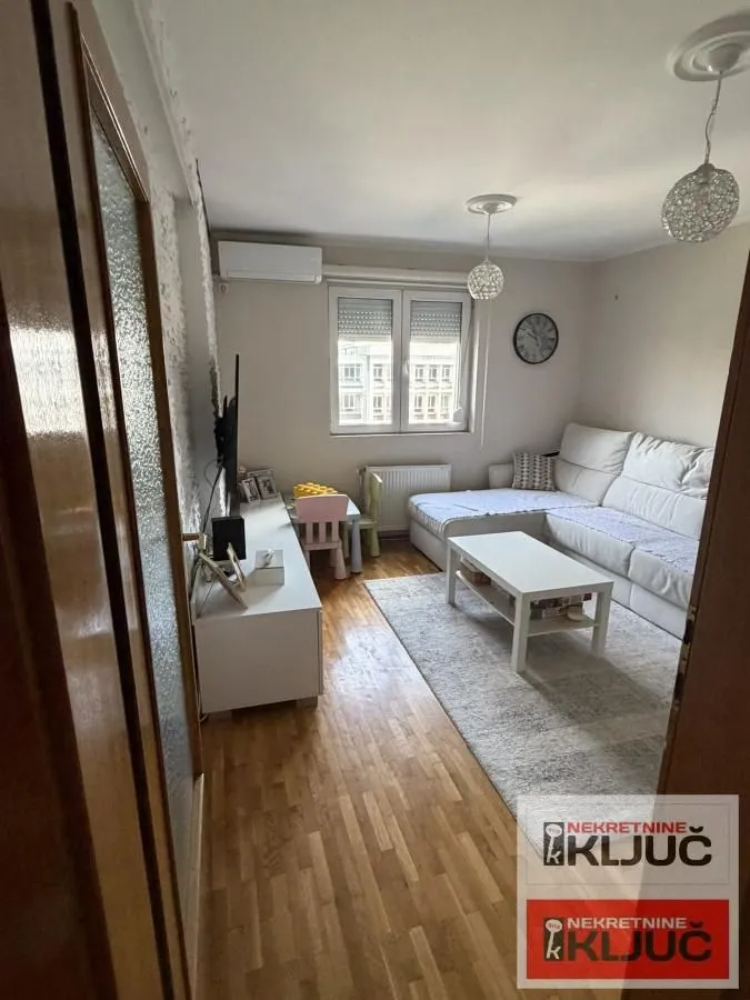 Prodaja, jednosoban stan, 38m², Sajmište, Novi Sad