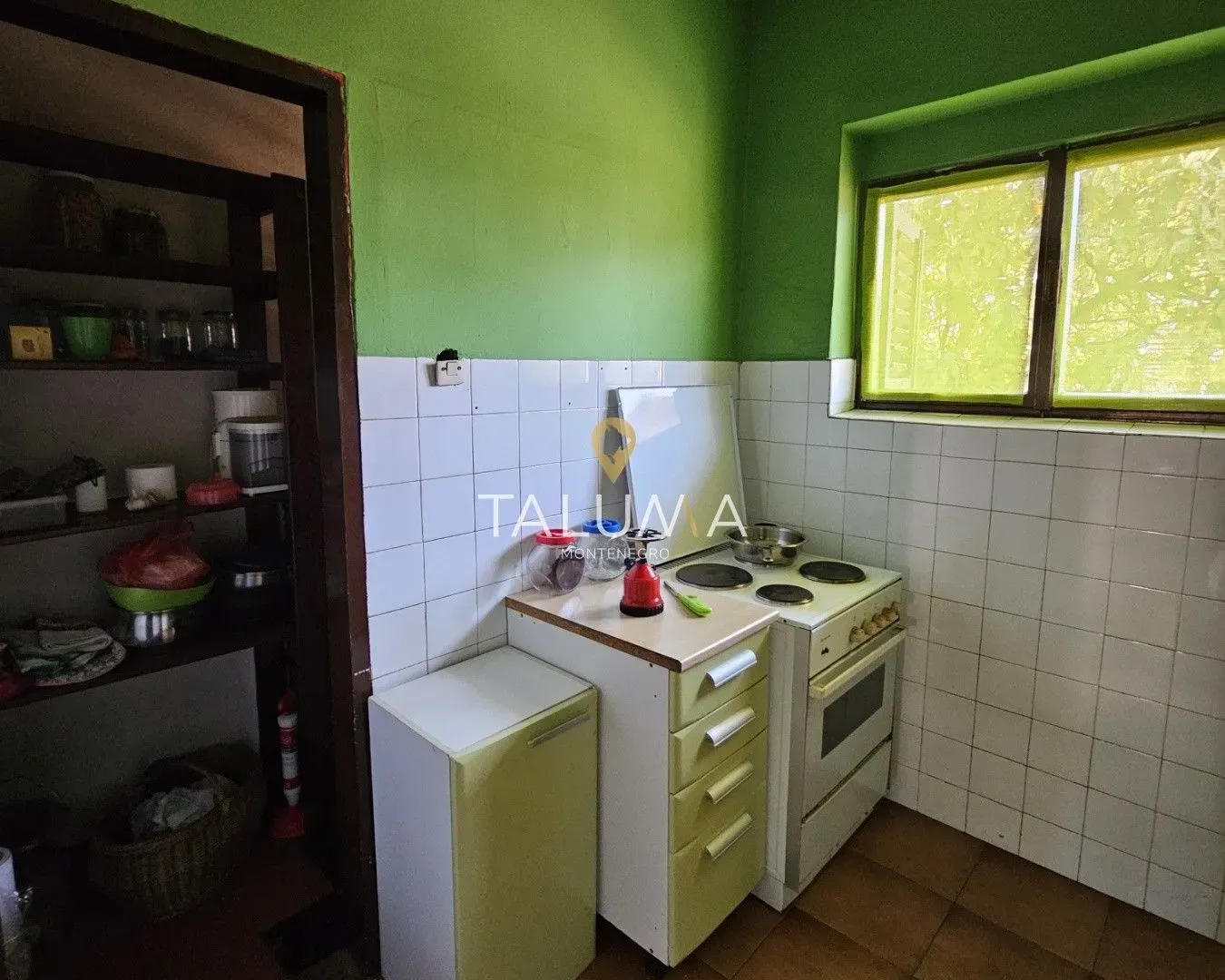 Sale, house, 300m², Masline, Podgorica