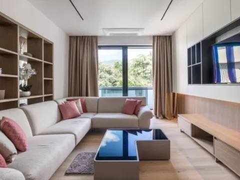 Izdavanje, jednosoban stan, 80m², Tivat, Crna Gora - image 11