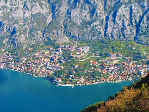 Sale, land lot, 2000m², Dobrota, Kotor