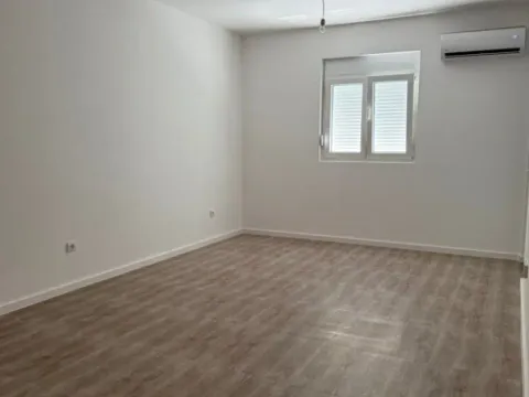 Sale, one bedroom apartment, 46m², Bar, Crna Gora - image 2