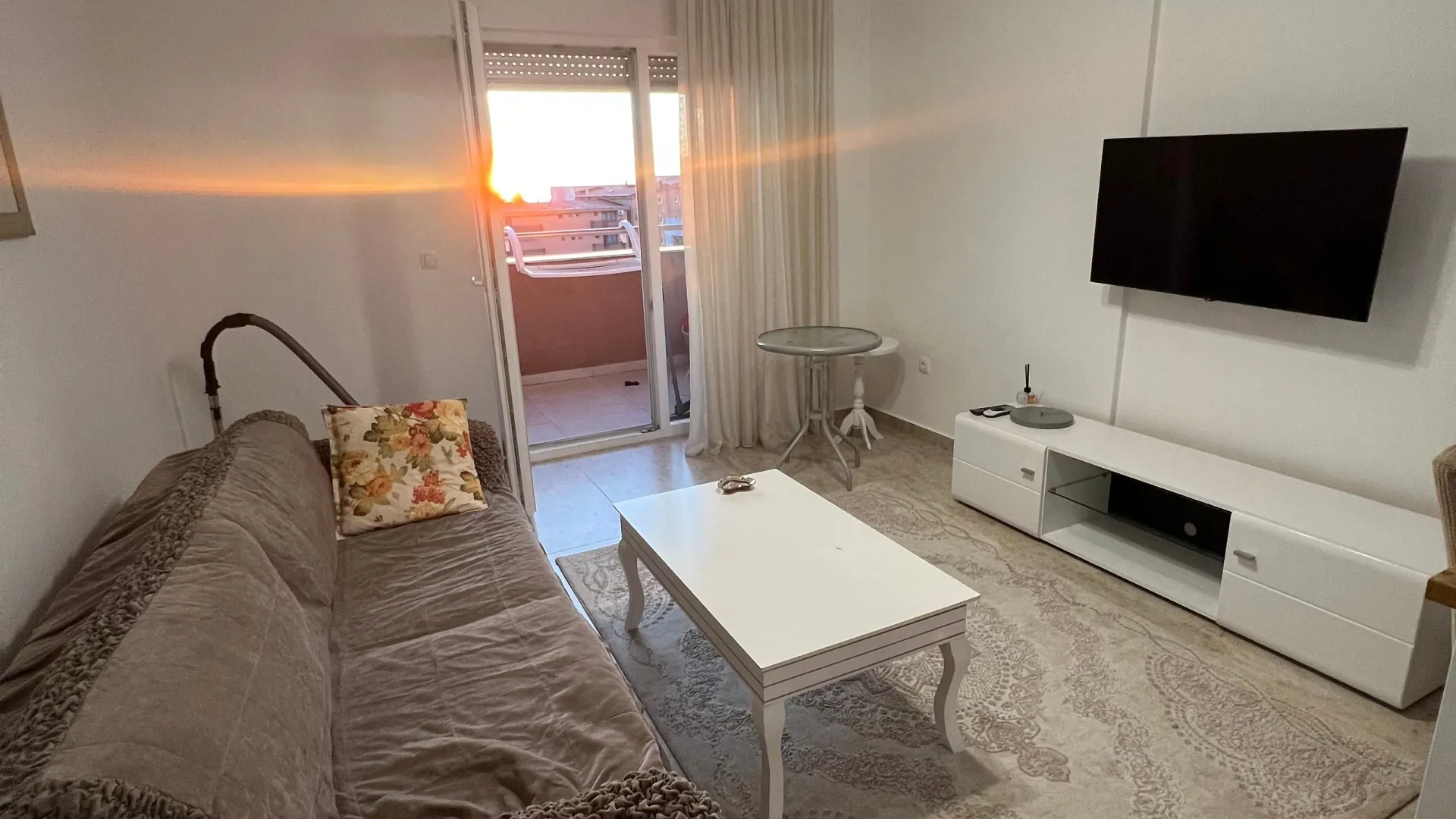 Izdavanje, jednosoban stan, 41m², Ilino, Bar