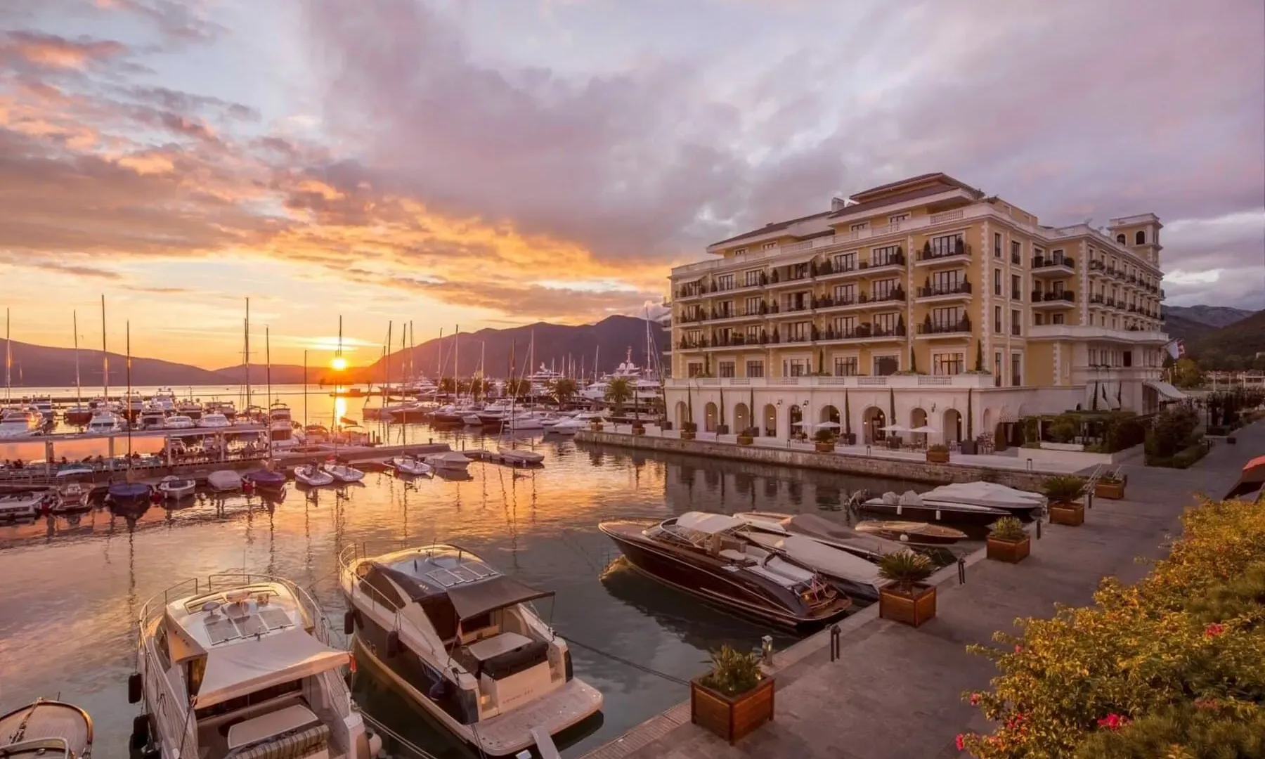 Sale, three bedroom apartment, 252m², Porto Montenegro, Tivat