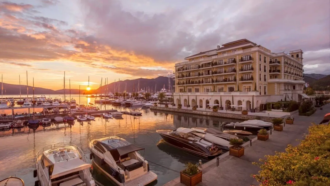 Sale, three bedroom apartment, 252m², Porto Montenegro, Tivat