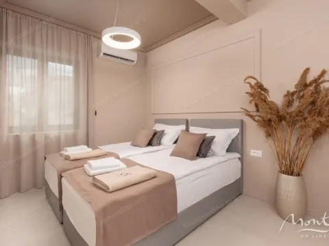 Sale, three bedroom apartment, 191m², Dobrota, Kotor - image 10