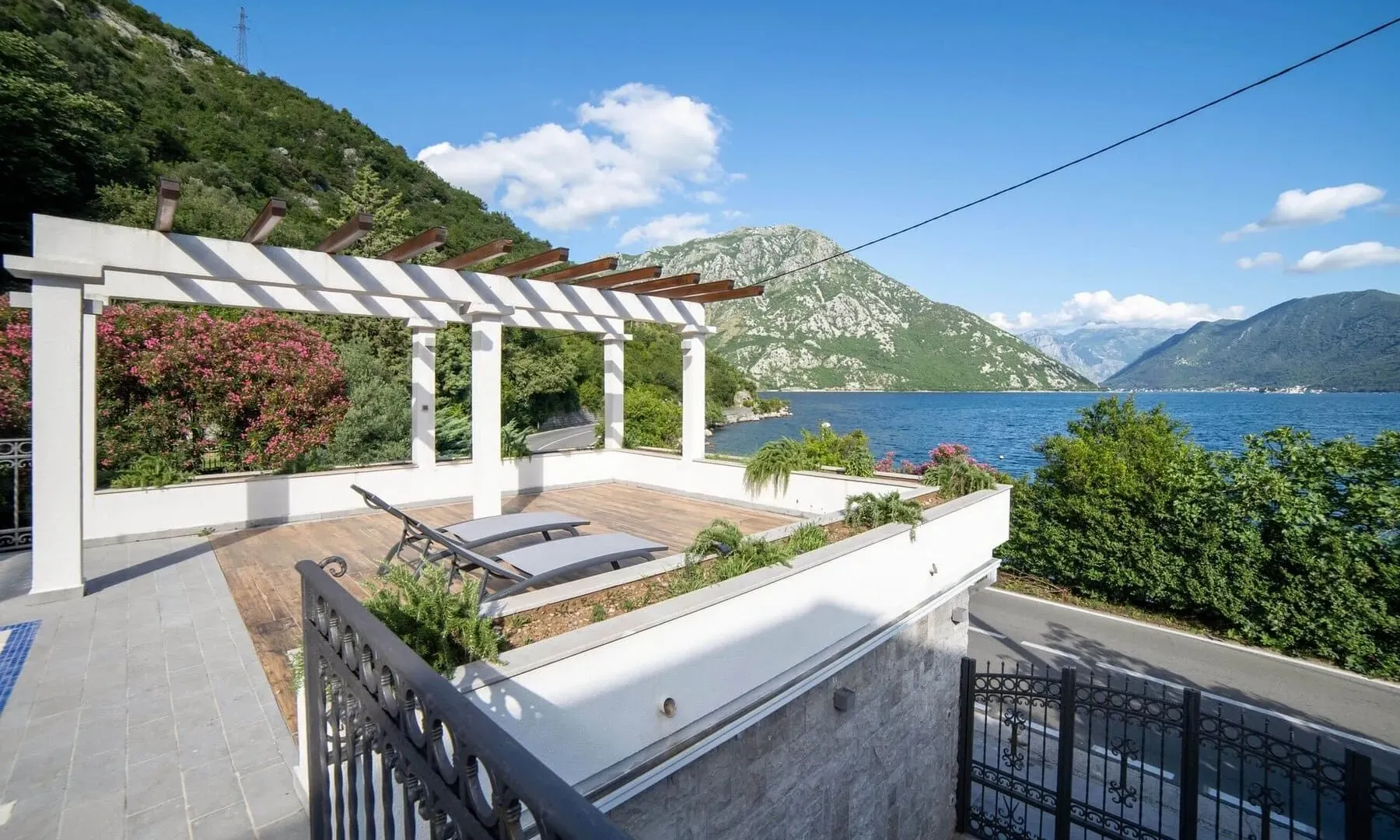 Prodaja, kuća, 405m², Strp, Kotor