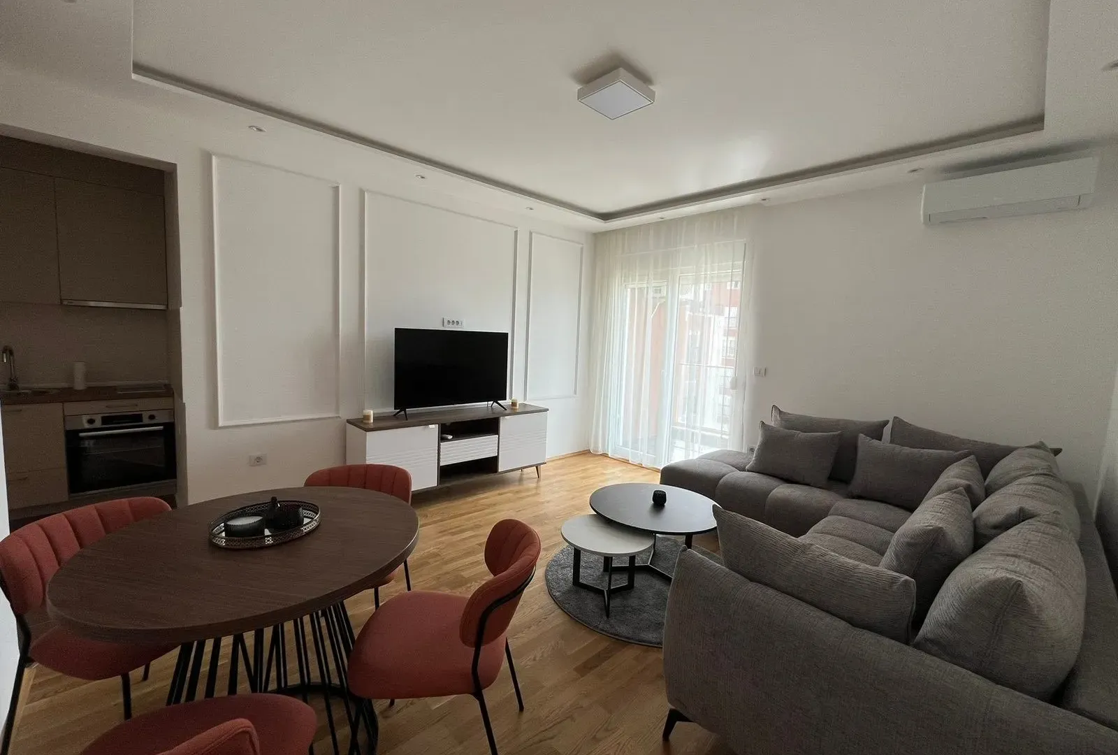 Izdavanje, dvosoban stan, 58m², Stari Aerodrom, Podgorica