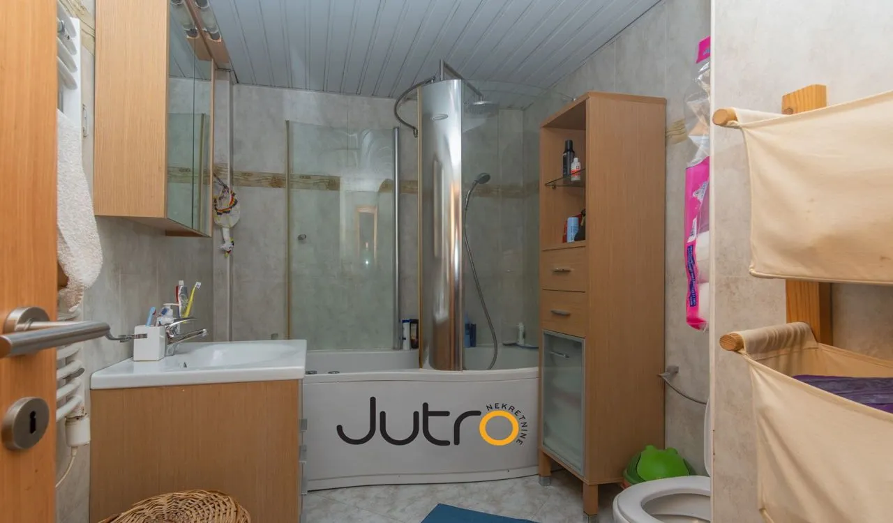 Prodaja, trosoban stan, 110m², Preko Morače, Podgorica