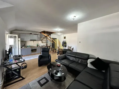 Prodaja, dvosoban stan, 71m², Stari grad, Novi Sad - image 1