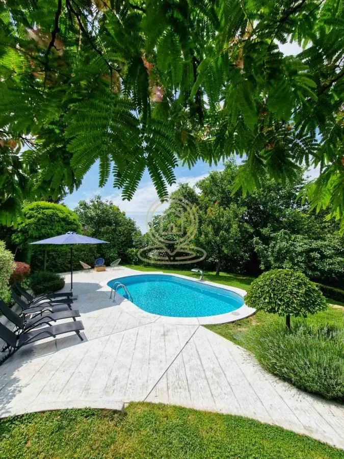 Izdavanje, kuća, 100m², Petrovaradin, Novi Sad