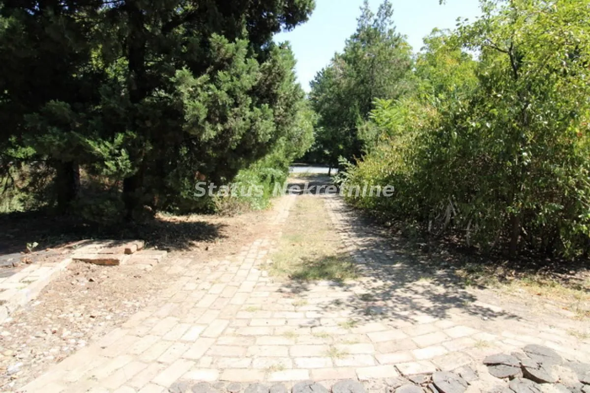 Izdavanje, poslovni prostor, 115m², Irig, Srbija