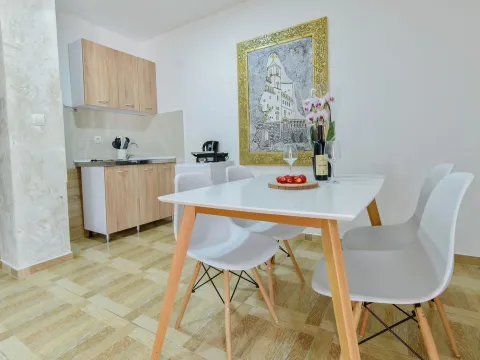Izdavanje, jednosoban stan, 42m², Bečići, Budva - image 18