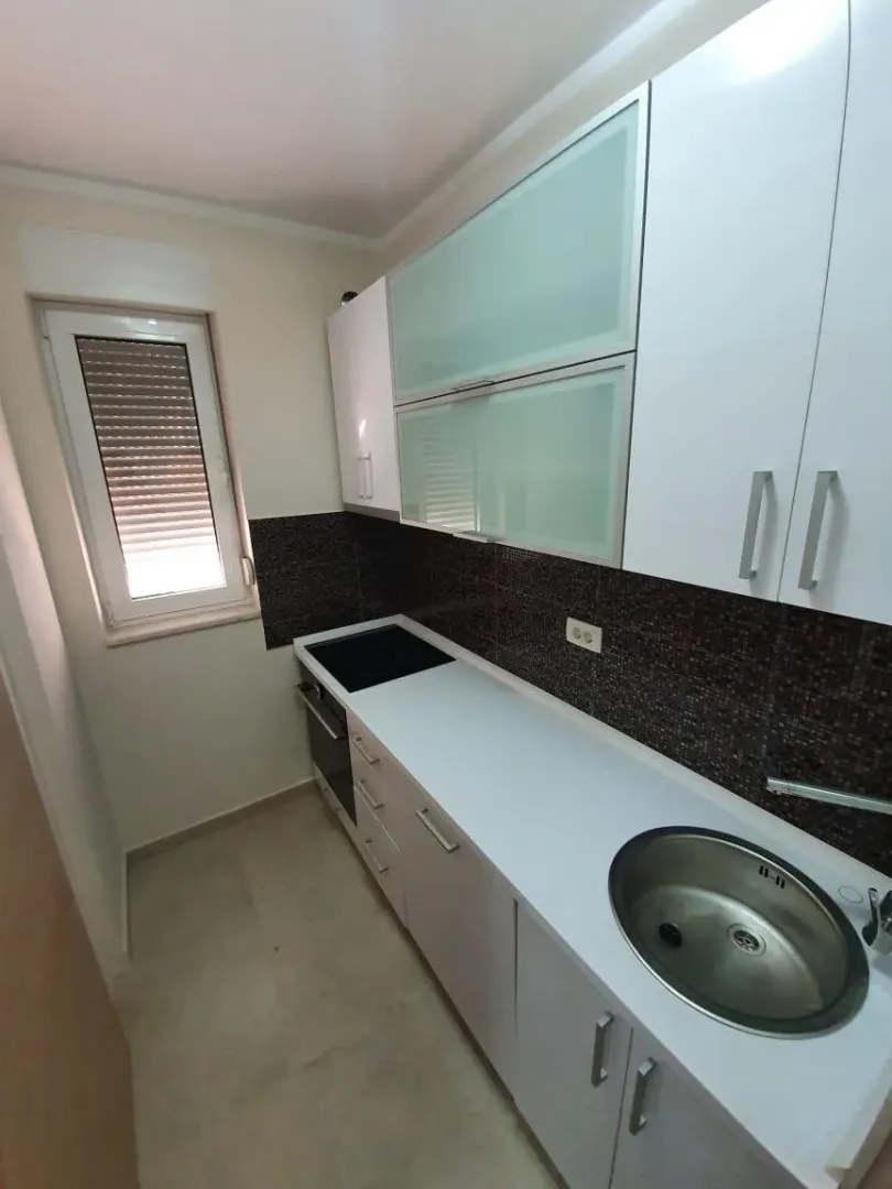 Izdavanje, dvosoban stan, 65m², Momišići, Podgorica