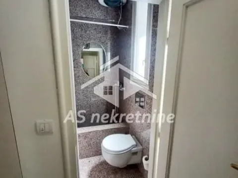 Izdavanje, trosoban stan, 70m², Gundulićev Venac, Beograd - image 13