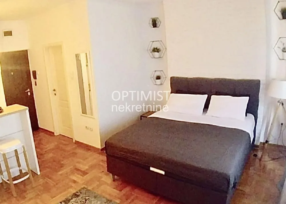 Rent, one bedroom apartment, 23m², Stari Grad, Beograd