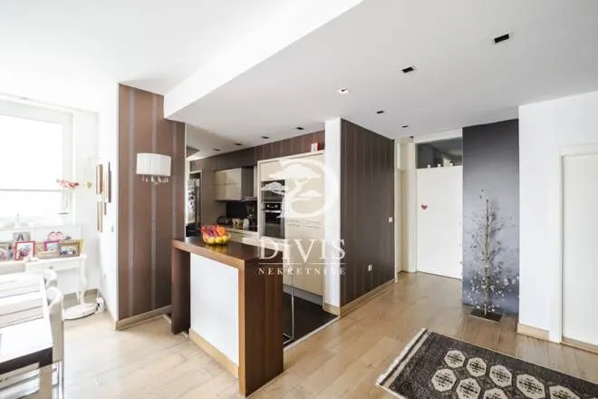 Izdavanje, stan, 153m², Fon (Fon - Bilećka), Voždovac Sve Podlokacije
