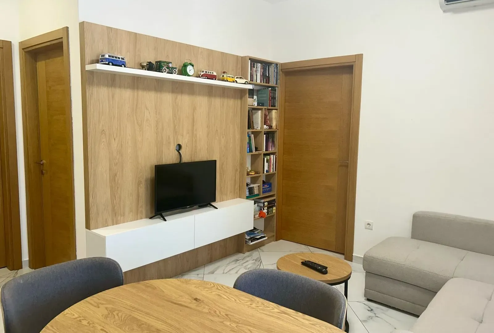 Izdavanje, dvosoban stan, 51m², Kava, Tivat