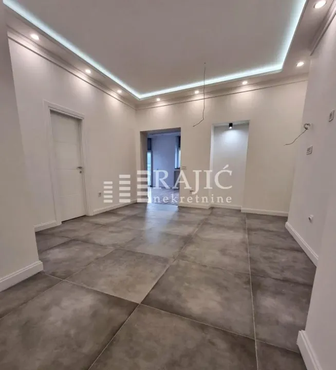 Rent, four bedroom apartment, 80m², Stari Grad, Beograd
