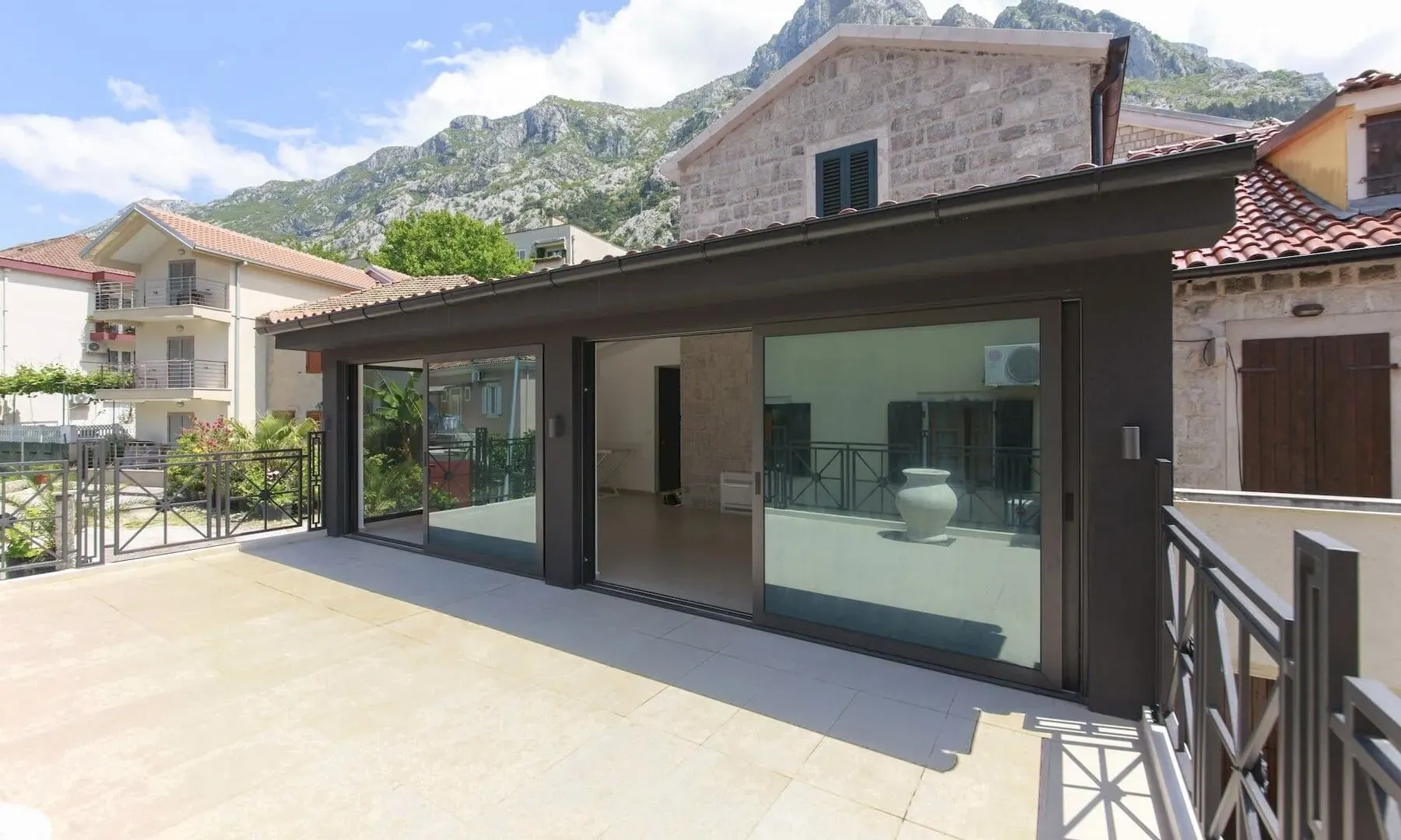 Sale, house, 250m², Kotor, Crna Gora