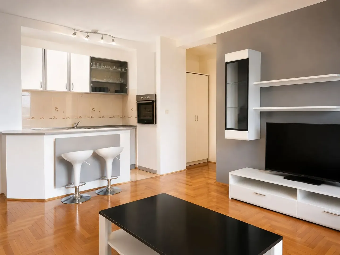 Prodaja, jednosoban stan, 40m², Babilonija, Budva