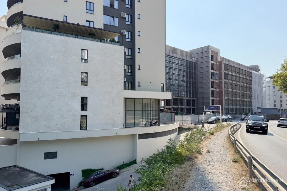 Prodaja, dvosoban stan, 70m², Rafailovići, Budva
