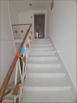 Rent, house, 600m², Savski Venac, Beograd - image 17
