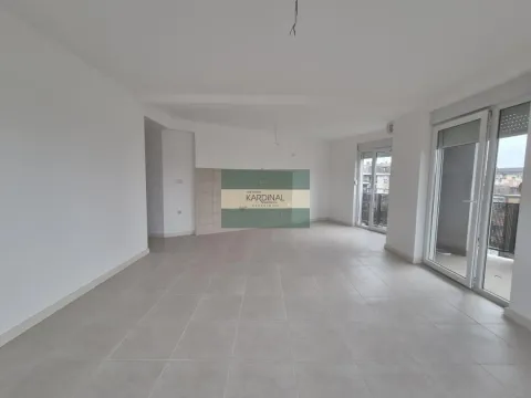 Izdavanje, četvorosoban stan, 97m², Centar, Paraćin - image 6