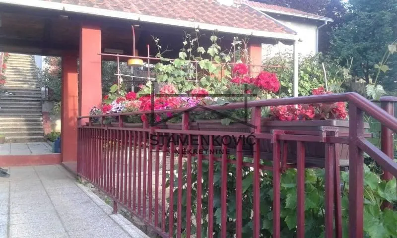 Prodaja, kuća, 220m², Sremska Kamenica, Petrovaradin