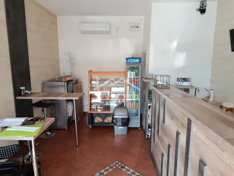 Izdavanje, poslovni prostor, 26m², Borča 1, Borča Sve Podlokacije - image 7