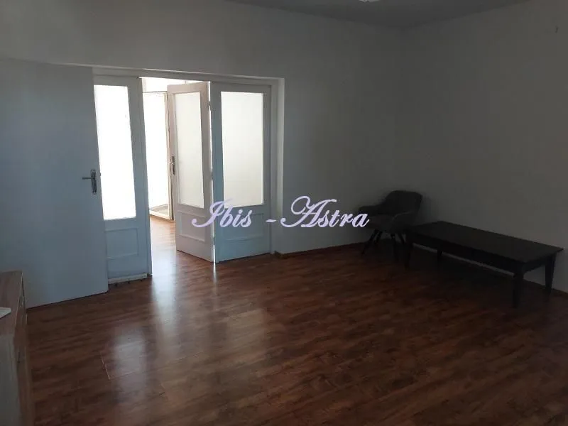 Izdavanje, četvorosoban stan, 90m², Stari Grad, Beograd