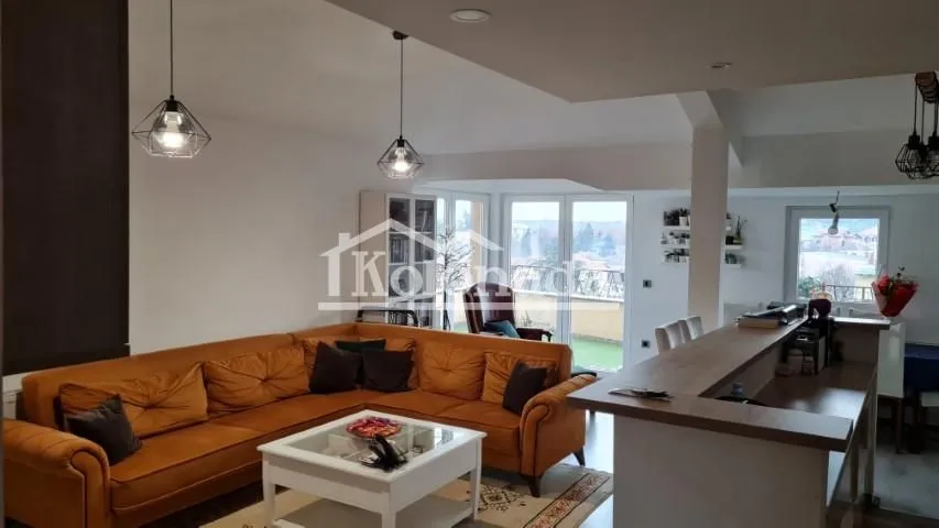 Prodaja, četvorosoban stan, 103m², Sopot, Beograd