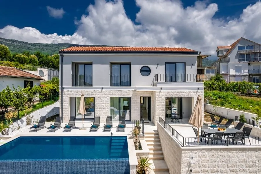 Sale, house, 250m², Mrčevac, Tivat