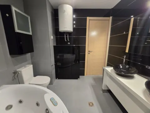 Prodaja, trosoban stan, 120m², Gorica C, Podgorica - image 9