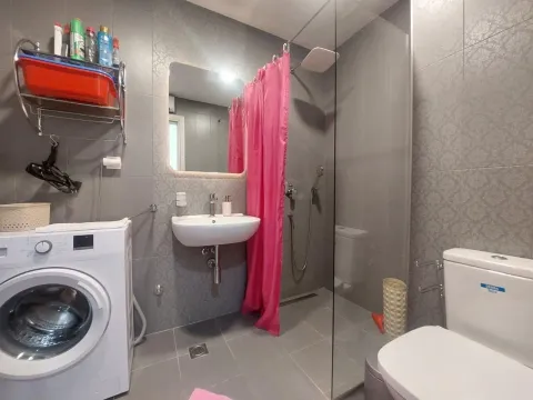 Izdavanje, dvosoban stan, 85m², Dobrota, Kotor - image 11