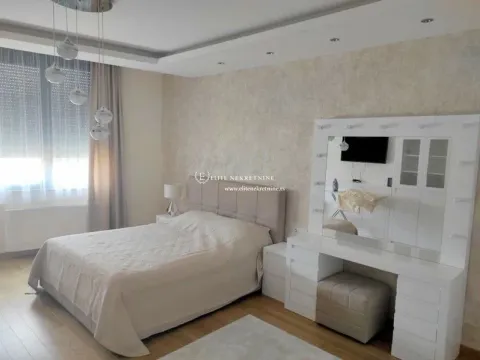 Izdavanje, četvorosoban stan, 180m², Kalenić Pijaca, Vračar Sve Podlokacije - image 7