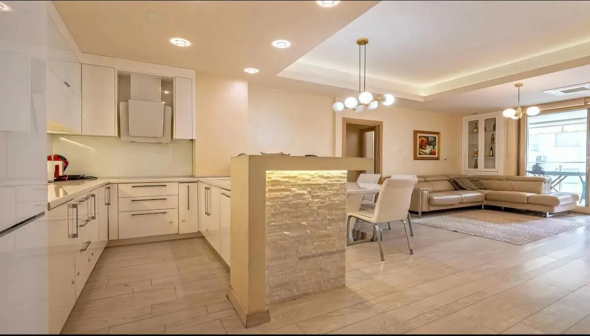 Prodaja, dvosoban stan, 80m², Budva, Crna Gora