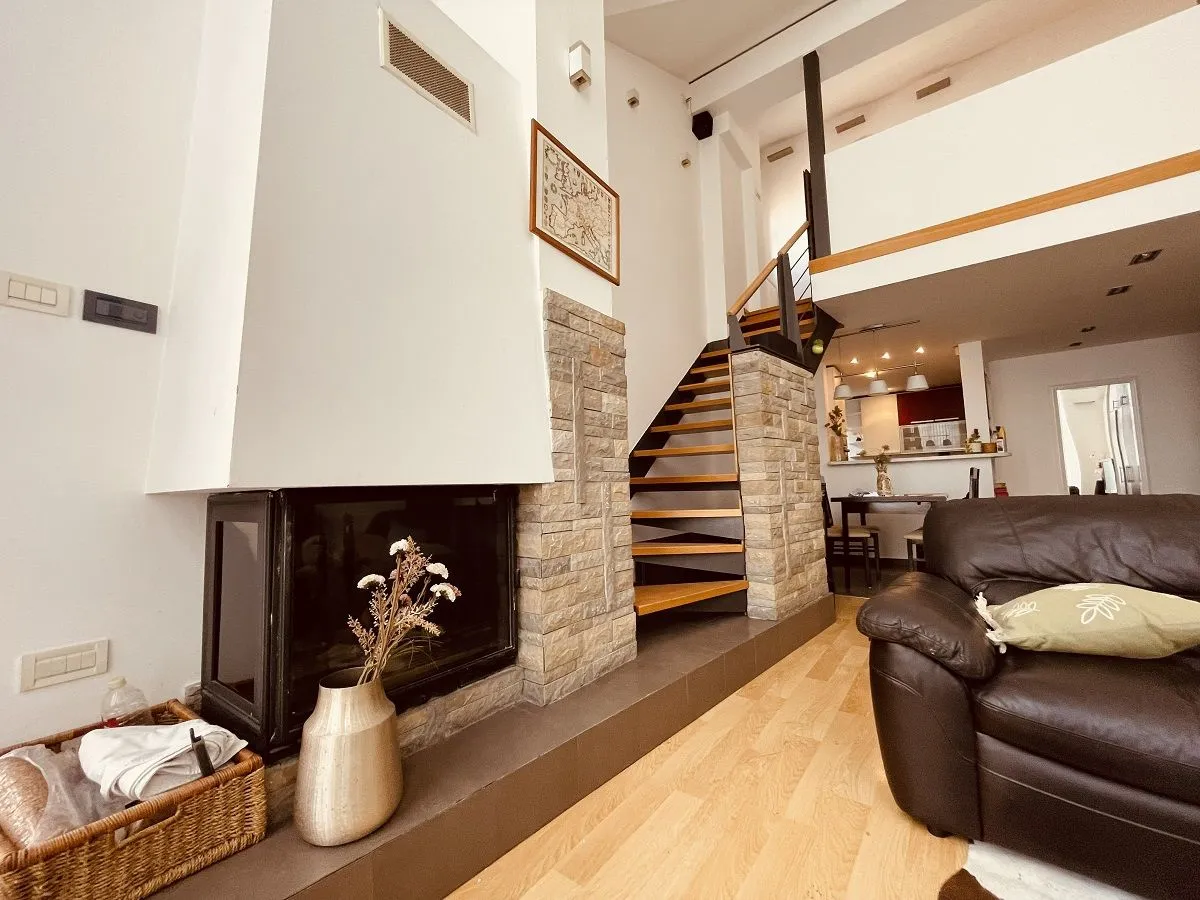 Rent, four bedroom apartment, 118m², Kalenić Pijaca, Vračar Sve Podlokacije
