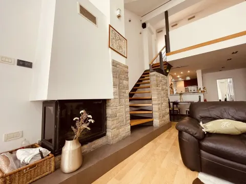 Rent, four bedroom apartment, 118m², Kalenić Pijaca, Vračar Sve Podlokacije - image 4
