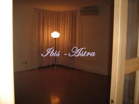 Izdavanje, poslovni prostor, 84m², Kalenić Pijaca, Vračar Sve Podlokacije - image 6