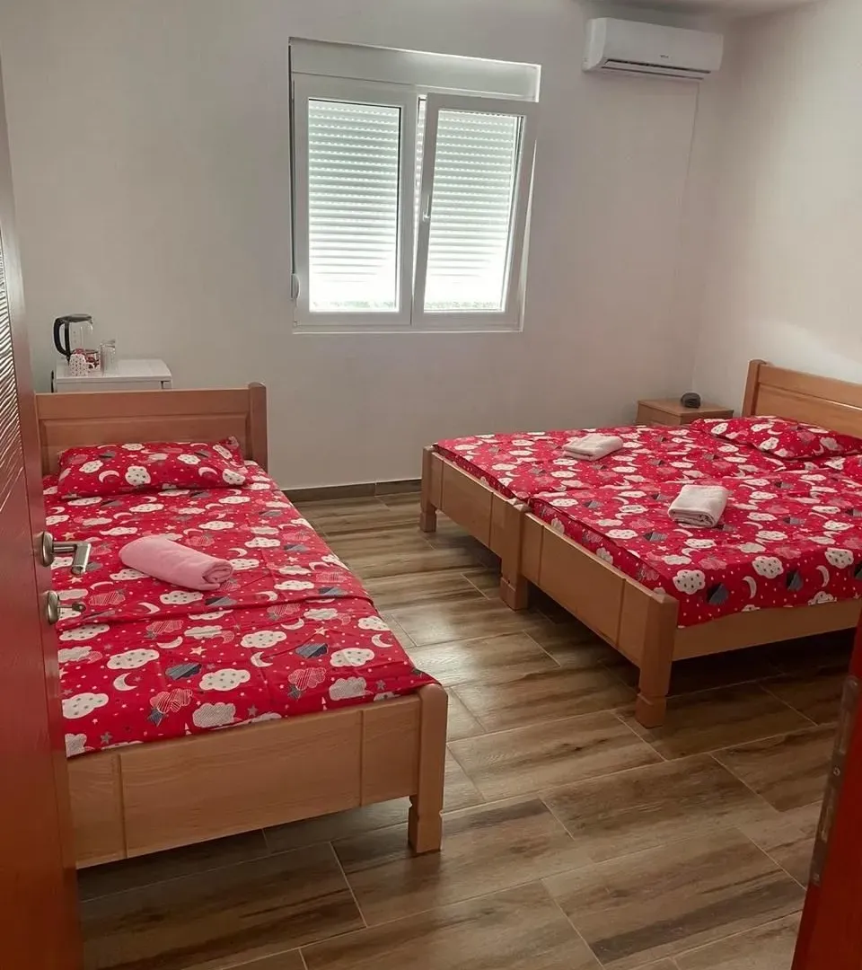 Prodaja, kuća, 360m², Sutomore, Bar