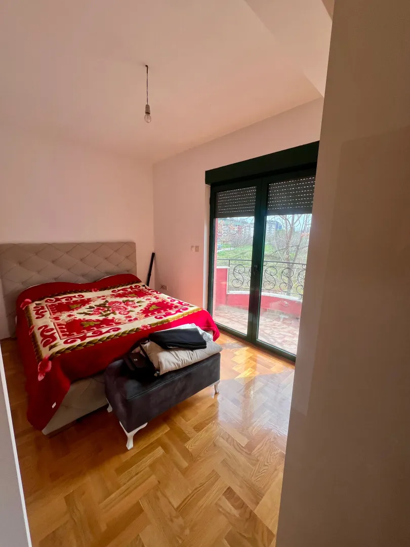 Izdavanje, dvosoban stan, 64m², Vezirov Most, Podgorica