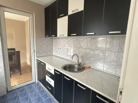 Izdavanje, dvosoban stan, 52m², Centar, Ćuprija - image 5