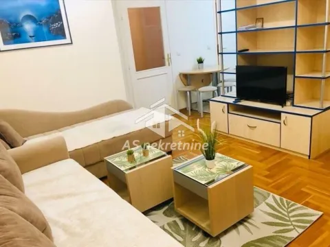 Izdavanje, dvosoban stan, 43m², Novi Beograd Sve Podlokacije, Beograd