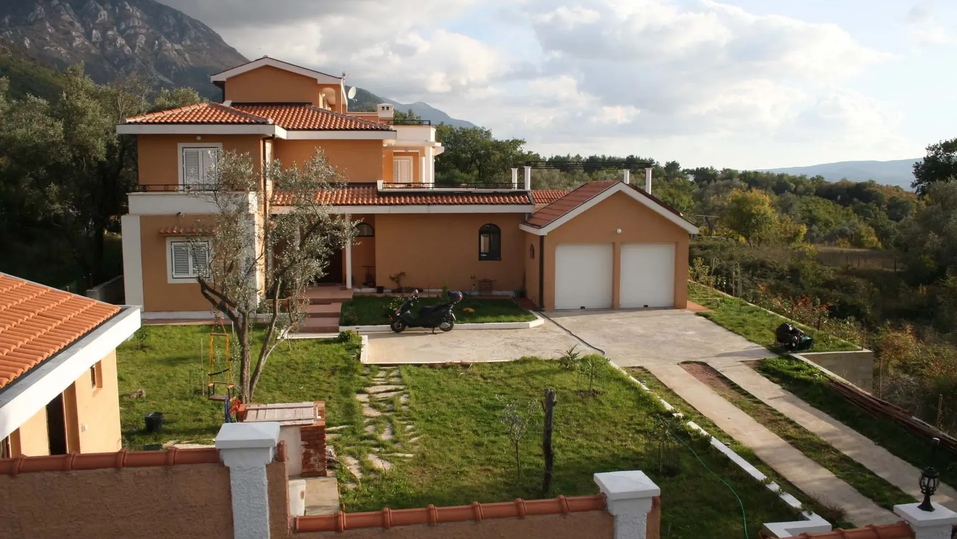 Sale, house, 375m², Kavač, Kotor