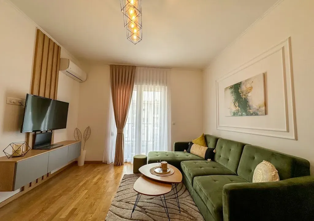 Izdavanje, dvosoban stan, 60m², Stari Aerodrom, Podgorica